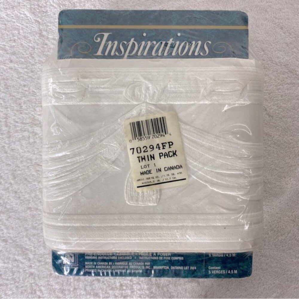 Vintage Inspirations White Textured Embossed Paintable Wallpaper Border Trim